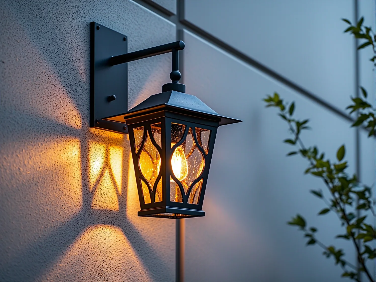 Nowoczesne lampy zewnętrzne glamour ze szkła i chromu przy drzwiach wejściowych